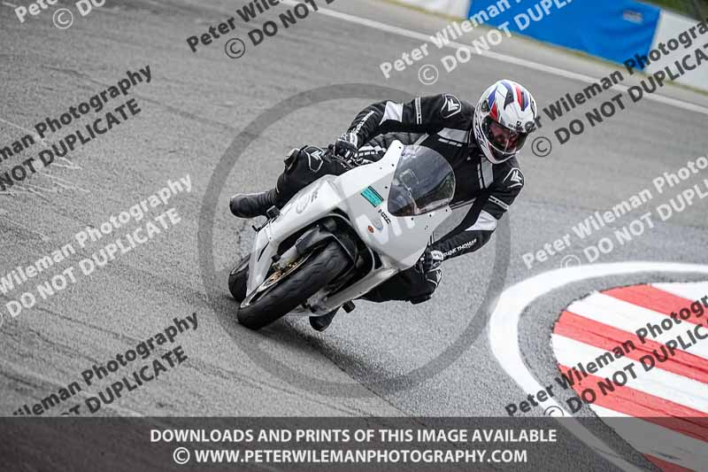 donington no limits trackday;donington park photographs;donington trackday photographs;no limits trackdays;peter wileman photography;trackday digital images;trackday photos